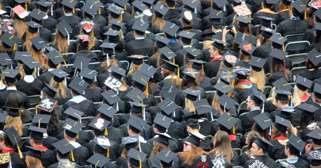 119 citações sábias para formatura emocionante