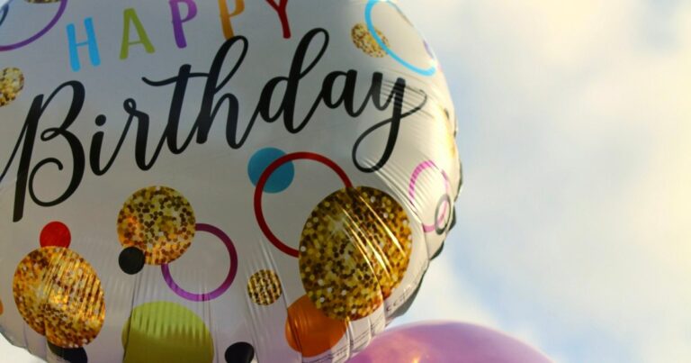112 Textos de aniversário para namorada criativos