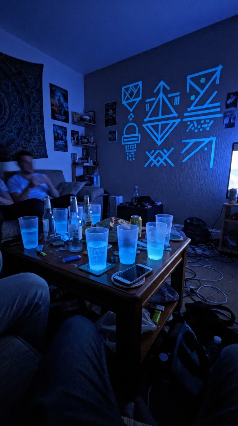 7. Festa Neon Azul (Glow in the Dark)